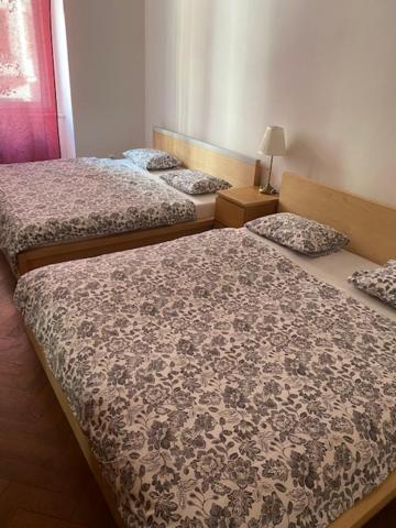 Large 3 Bedroom Family Apartment Close To The River Prag Dış mekan fotoğraf